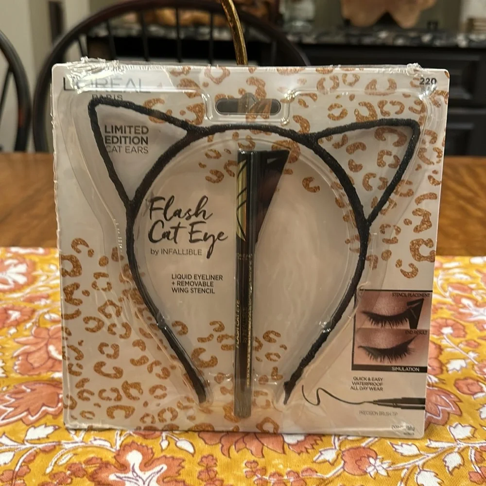 Loreal Flash Cat Eye Liquid Eyeliner with Stencil & Cat Ears Headband Two Kits